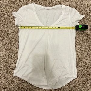 Lululemon Love V-Neck T-Shirt Size small